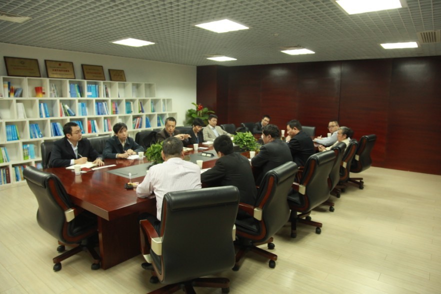 鎮(zhèn)江經(jīng)信委、開發(fā)區(qū)管委會一行到訪促進(jìn)中心