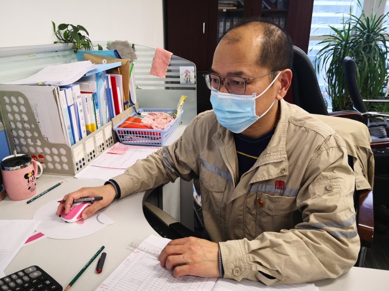 王兆猛的“日?！薄洿筇粕綎|清潔能源開(kāi)發(fā)有限公司人力資源部負(fù)責(zé)人王兆猛