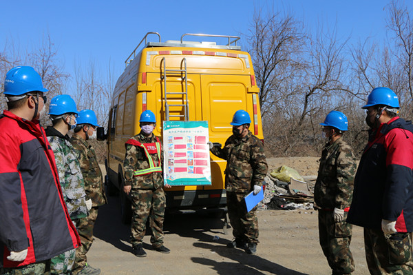 烏海電業(yè)局配電帶電作業(yè)中心團(tuán)支部：筑牢“紅線”意識(shí)，安全與生產(chǎn)同行