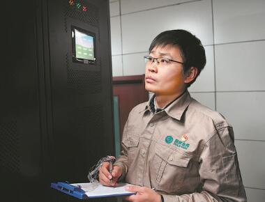做電網(wǎng)安全運(yùn)行的守護(hù)者——記天津城西供電公司電力調(diào)度控制中心主任仝新宇