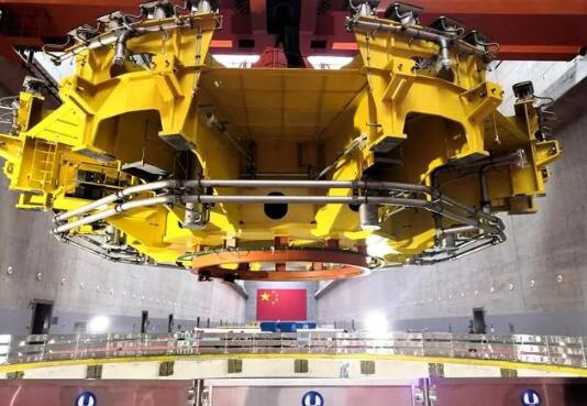 左右開(kāi)“工”，三峽電站兩臺(tái)下機(jī)架同日回裝