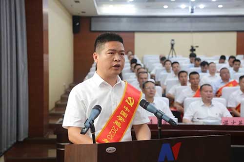 團(tuán)結(jié)凝聚力量 實(shí)干成就夢(mèng)想——記中國(guó)安能優(yōu)秀共產(chǎn)黨員、萬(wàn)安水環(huán)境項(xiàng)目經(jīng)理薛振興