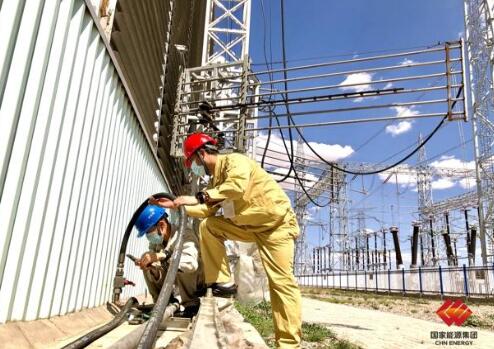 國家能源集團(tuán)寧夏電力公司全力應(yīng)對高溫“大烤”搶發(fā)電