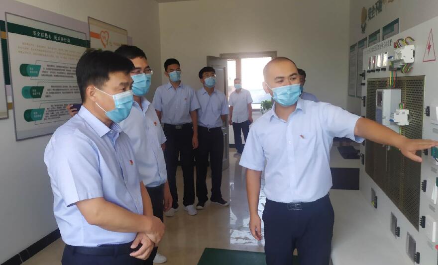 國網(wǎng)嫩江市供電公司組織員工到五星級供電所參觀學(xué)習(xí)