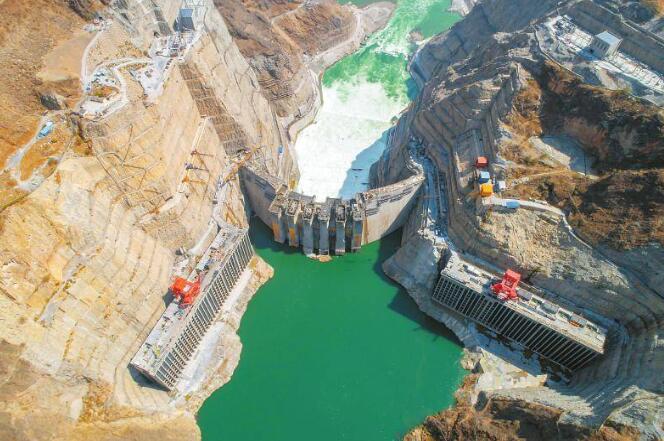 烏東德水電站首批投產(chǎn)的4臺機(jī)組正式持證運營