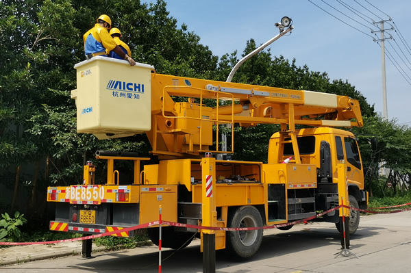 國網(wǎng)寧?？h供電公司：統(tǒng)籌帶電作業(yè)資源，“坐堂制”促提質(zhì)增效