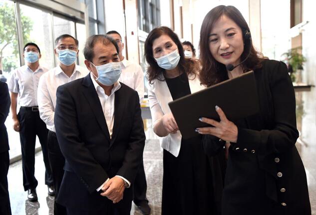 南方電網(wǎng)公司董事長、黨組書記孟振平調(diào)研鼎和保險(xiǎn)公司