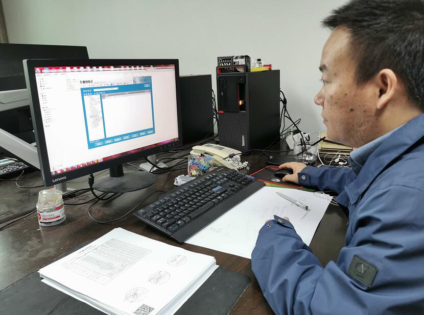 “穿搭”二維碼，浙江慈溪市供電公司工程檔案數(shù)字化，讓資料“動(dòng)”起來