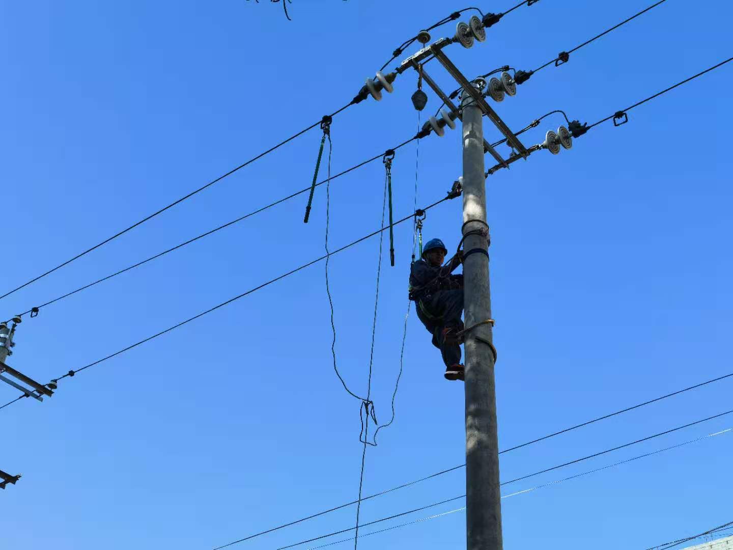 臨滄云縣供電局開展“保命教育”，提升員工實(shí)操技能