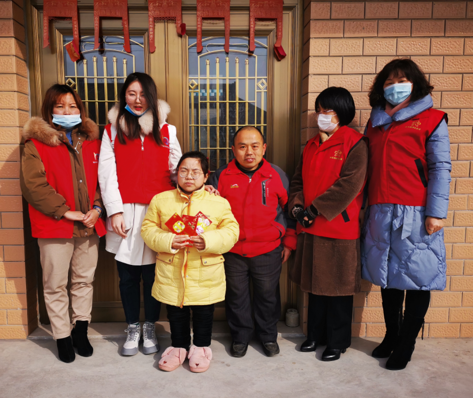 管姚晗:愛心資助情暖貧困學生