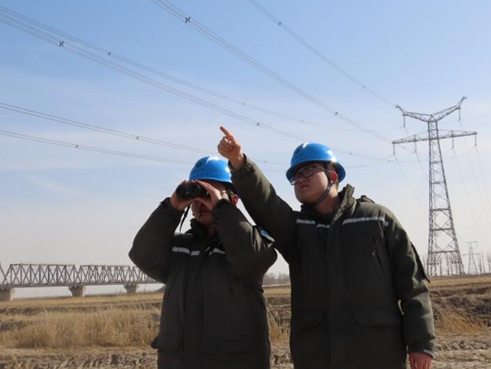 內(nèi)蒙古超高壓:筑牢防凌汛措施 保障電網(wǎng)安全運行