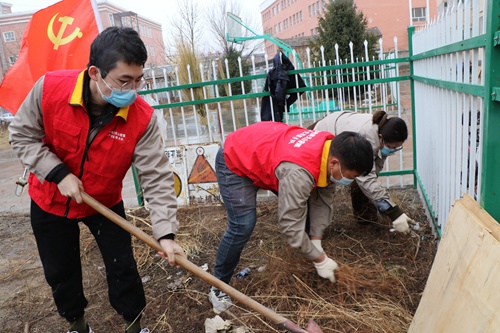國網(wǎng)伊犁供電公司：開展“學(xué)雷鋒、樹新風(fēng)、做榜樣”志愿活動