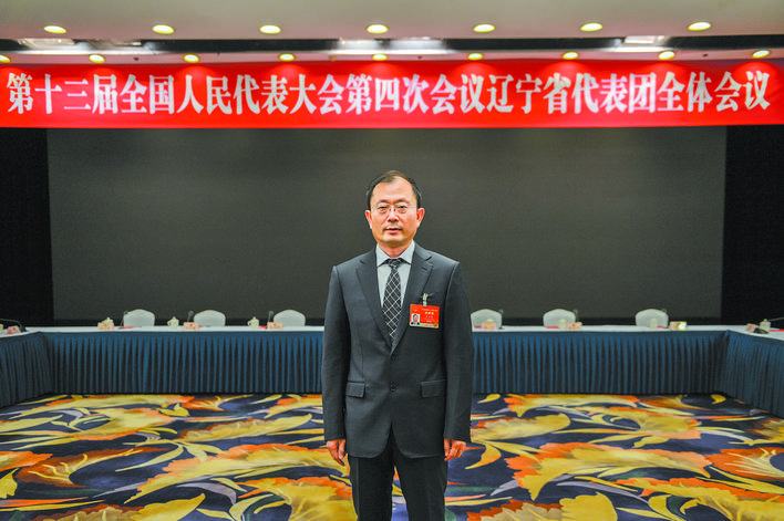 國(guó)人大代表 國(guó)網(wǎng)遼寧省電力有限公司董事長(zhǎng)、黨委書記石玉東:加強(qiáng)能源互濟(jì) 促進(jìn)能源互聯(lián)網(wǎng)發(fā)展