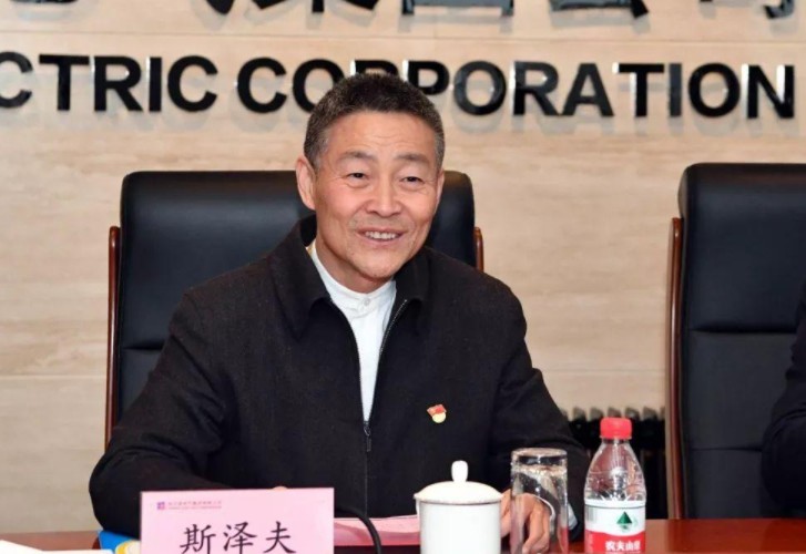 發(fā)展新能源要與電力安全統(tǒng)籌兼顧——訪全國政協(xié)常委，哈爾濱電氣集團(tuán)有限公司黨委書記、董事長斯?jié)煞? /></a></div>
				<div   id=