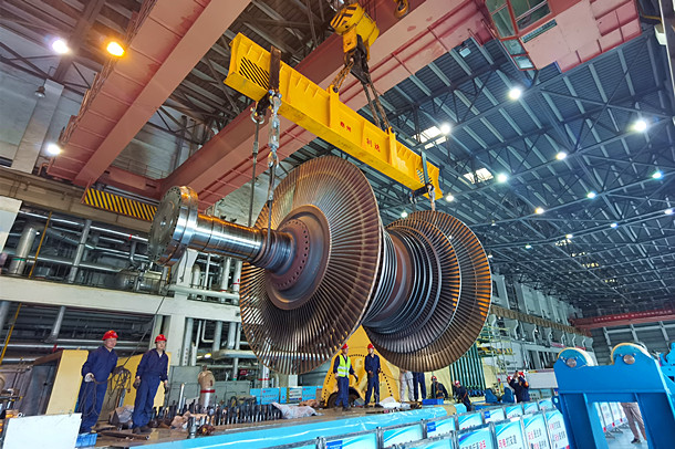 國(guó)能(泉州)熱電有限公司完成檢修機(jī)組轉(zhuǎn)子起吊工作