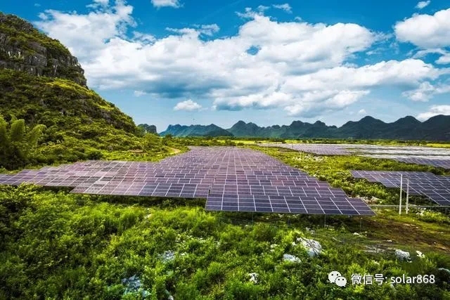 南方電網(wǎng)公司發(fā)布服務(wù)碳達(dá)峰、碳中和工作方案，提出5個(gè)方面21項(xiàng)重點(diǎn)舉措，構(gòu)建以新能源為主體的新型電力系統(tǒng)