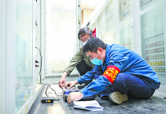 李飛:執(zhí)著逐夢(mèng)的繼電保護(hù)專家