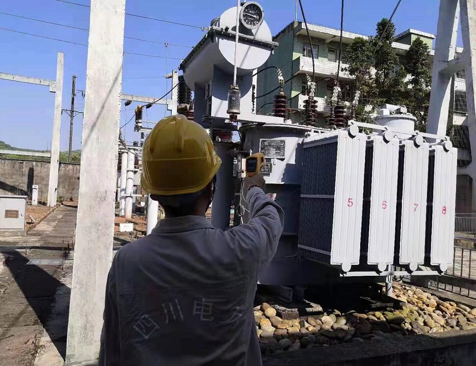 國網(wǎng)南充市高坪供電公司:迎戰(zhàn)高溫 保電有我