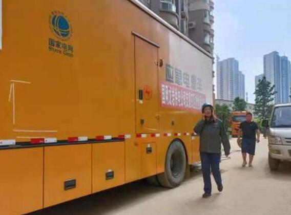 裴蓓：是母親，更是英雄