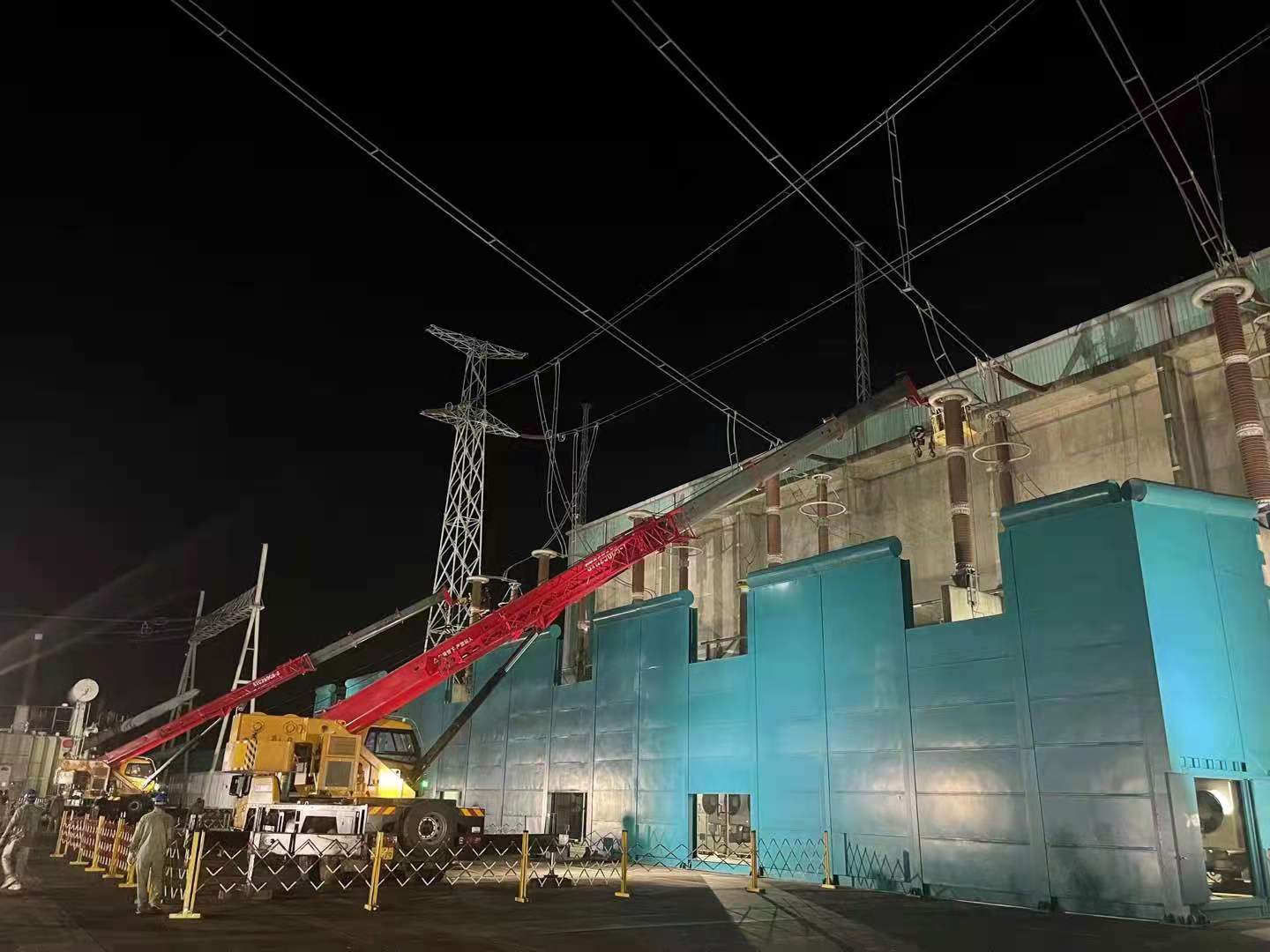 鄂電“鐵軍”：30個(gè)小時(shí)晝夜搶修作業(yè)，守護(hù)西電東送電網(wǎng)大動(dòng)脈