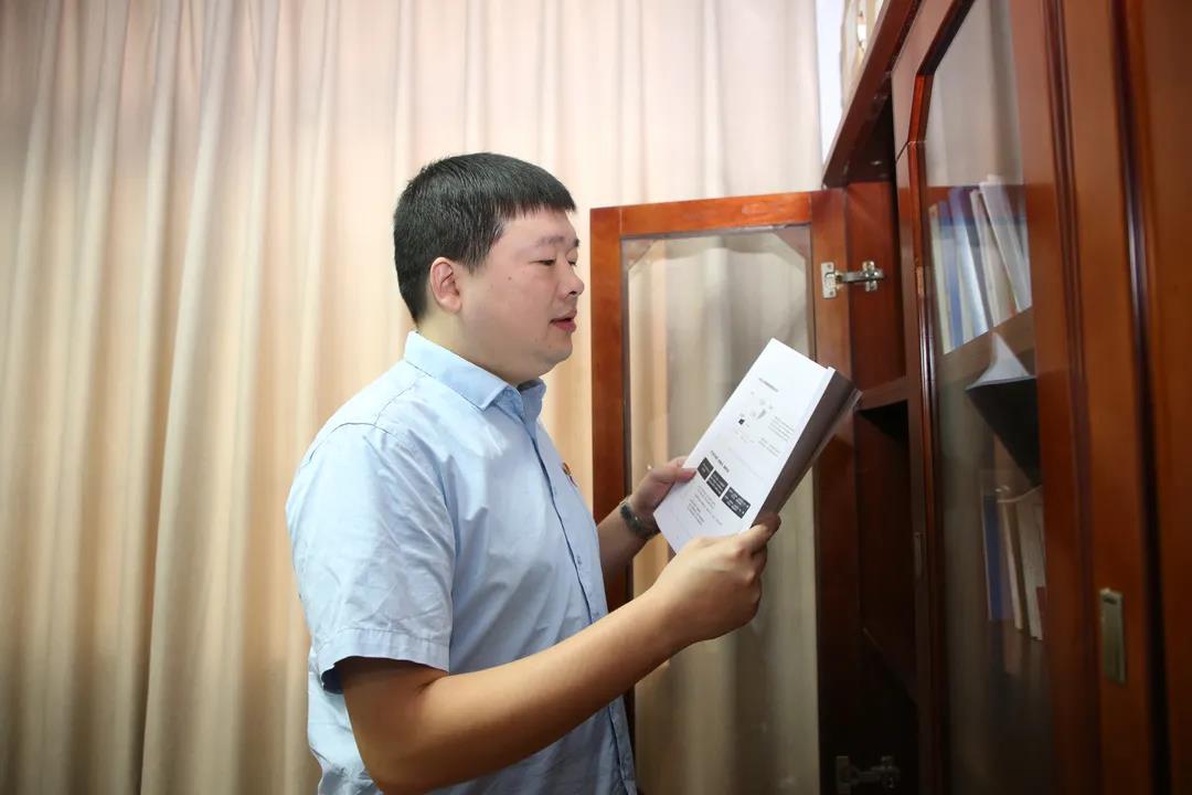 毛延輝:奮進(jìn)在電量開(kāi)拓征途上的“電”小二