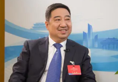 中國(guó)西電集團(tuán)有限公司黨委書記、董事長(zhǎng)、中國(guó)電氣裝備集團(tuán)董事長(zhǎng)白忠泉