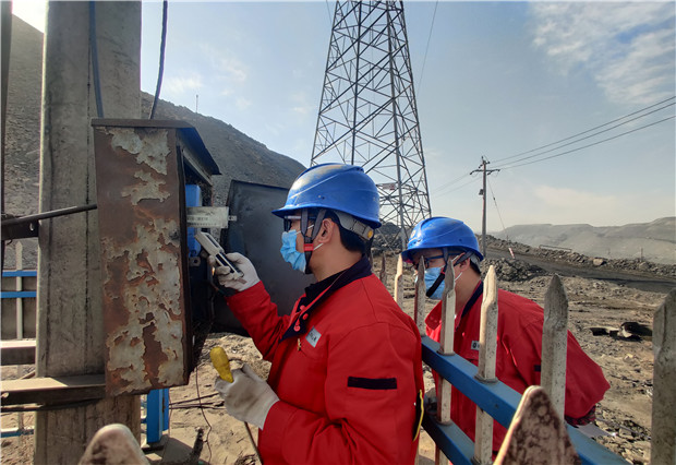 六五四供電分局48小時(shí)決戰(zhàn), 攻堅(jiān)分時(shí)電價(jià)表計(jì)設(shè)置