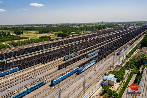 國(guó)家能源集團(tuán)朔黃鐵路單月煤炭運(yùn)量創(chuàng)新高