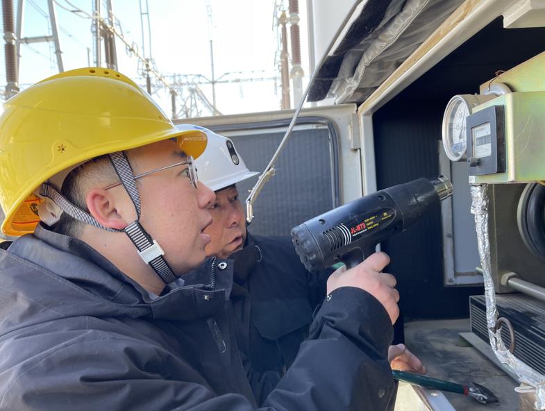 爭分奪秒解危急,全力保設備平穩(wěn)度冬