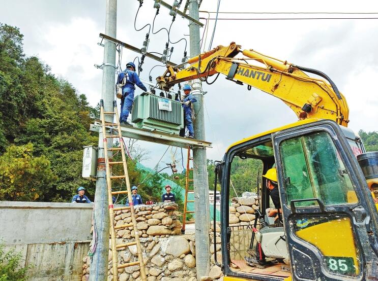 南方電網(wǎng)公司加強農(nóng)村電網(wǎng)建設(shè)，以充足電力激發(fā)鄉(xiāng)村活力