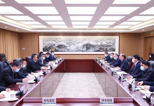 辛保安、張智剛與哈電集團(tuán)董事長曹志安、總經(jīng)理吳偉章會談