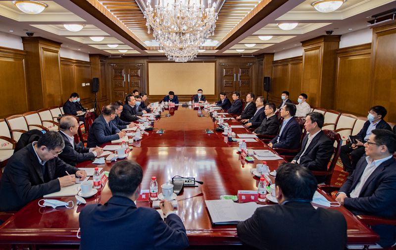 鄒磊、寇偉會(huì)見哈電集團(tuán)董事長(zhǎng)曹志安、總經(jīng)理吳偉章