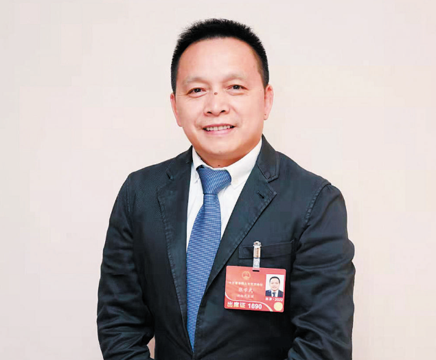 【兩會(huì)】以優(yōu)質(zhì)高效的供電服務(wù)助力經(jīng)濟(jì)社會(huì)發(fā)展——訪全國人大代表、鹽津鋪?zhàn)邮称饭煞萦邢薰径麻L張學(xué)武