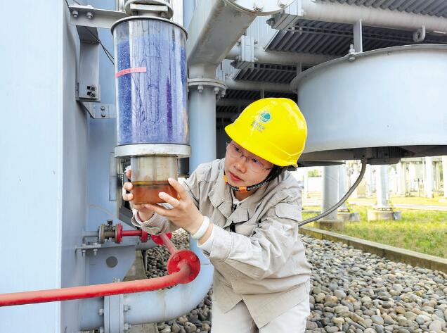 徐俊紅:搞好變電運(yùn)維 帶出優(yōu)秀團(tuán)隊(duì)