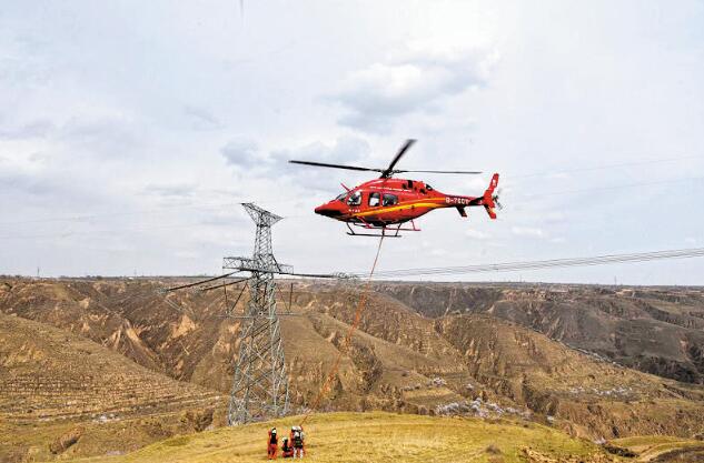 甘肅電網(wǎng)規(guī)?；馗邏壕€路直升機帶電作業(yè)啟動