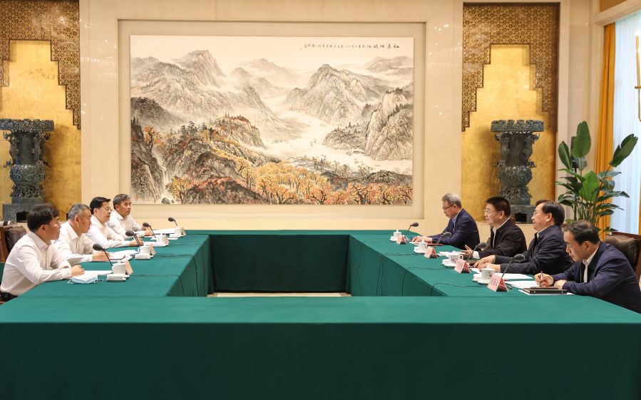 雷鳴山、韓君拜會(huì)湖北省委書記王蒙徽、省長(zhǎng)王忠林