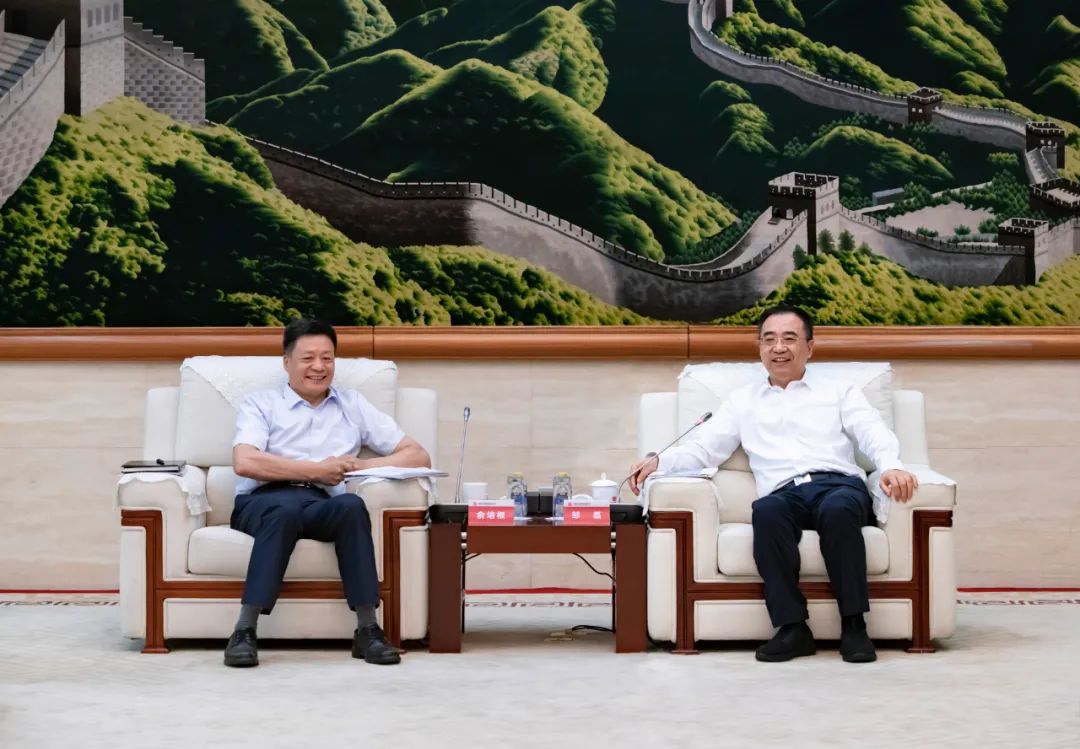 鄒磊會(huì)見(jiàn)東方電氣黨組書(shū)記、董事長(zhǎng)俞培根