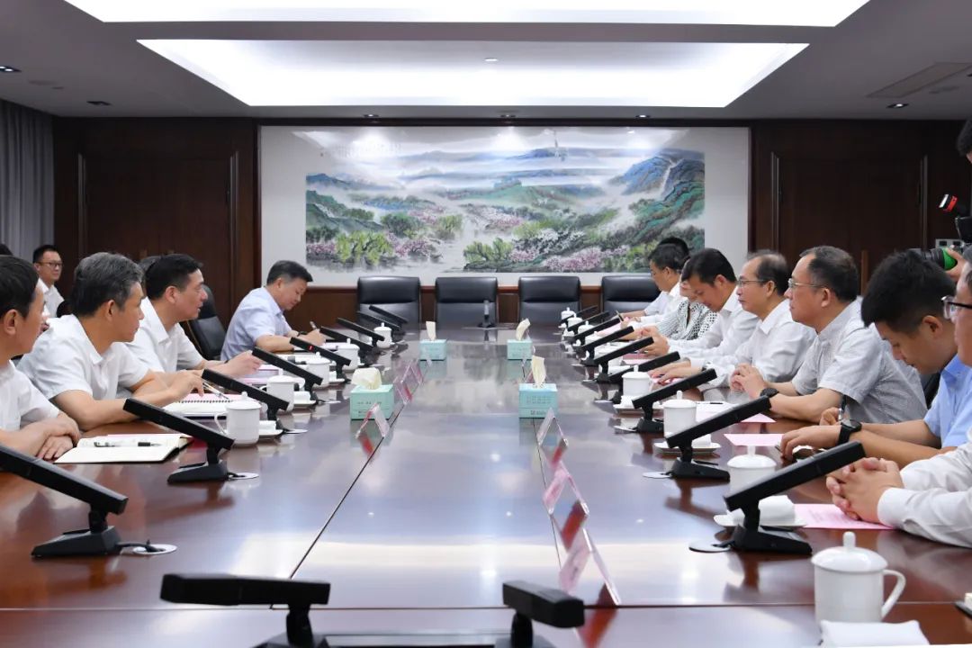 江毅拜會(huì)陳浩、南存輝并調(diào)研駐浙企業(yè)