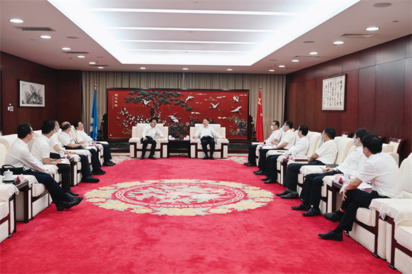 溫樞剛會見張傳慧、姚煥