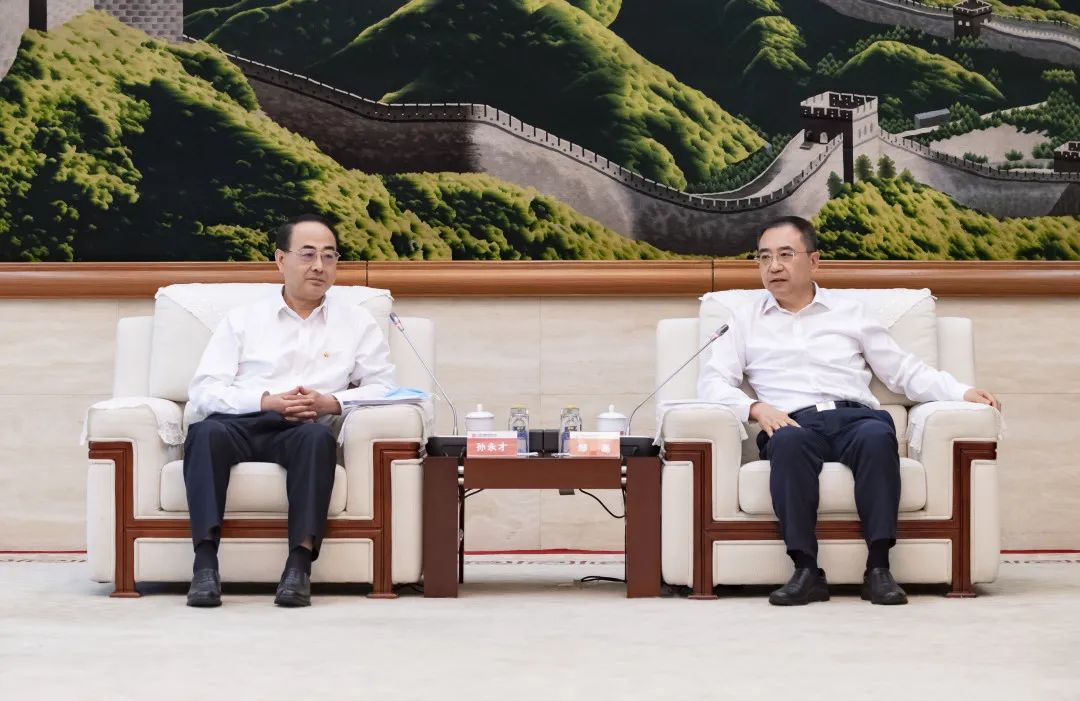 鄒磊會(huì)見(jiàn)中國(guó)中車(chē)黨委書(shū)記、董事長(zhǎng)孫永才