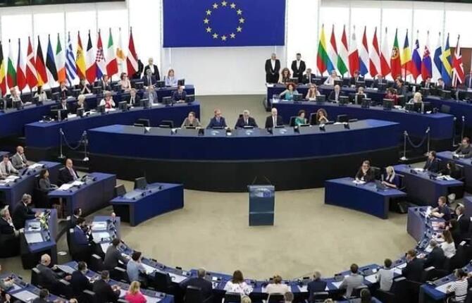 俄羅斯的不敢買(mǎi)，美國(guó)的買(mǎi)不起，光伏發(fā)電依賴(lài)中國(guó)，歐洲左右為難