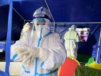 黨旗在漠南一線飄揚(yáng)，先鋒在北疆一線堅(jiān)守