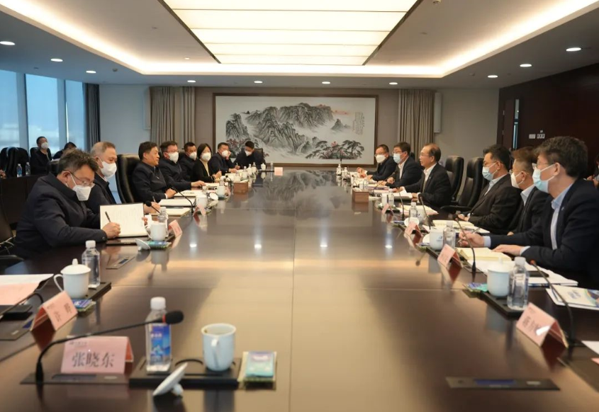 華電集團(tuán)黨組書記、董事長(zhǎng)江毅會(huì)見東方電氣黨組書記、董事長(zhǎng)俞培根