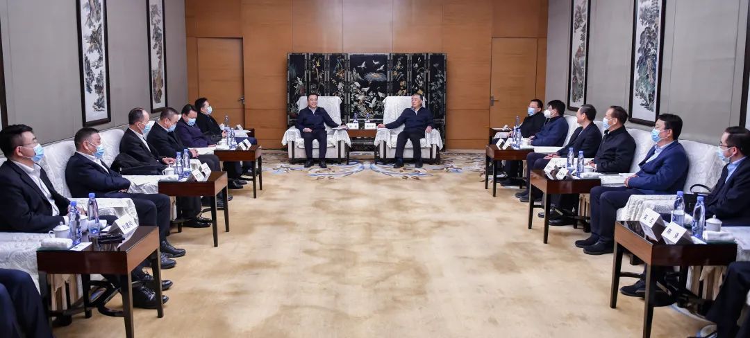 大唐集團(tuán)黨組書記、董事長鄒磊與陜投集團(tuán)董事長袁小寧、總經(jīng)理趙軍會(huì)談