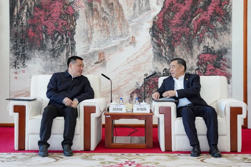 中國(guó)能建黨委書記、董事長(zhǎng)宋海良與云南省委常委、昆明市委書記劉洪建會(huì)談