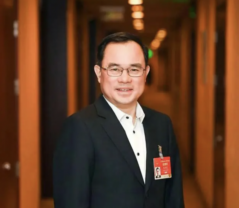 【兩會(huì)好聲音】全國(guó)人大代表朱華榮：建議主流燃油車(chē)消費(fèi)稅改革、保障新能源汽車(chē)健康協(xié)同發(fā)展