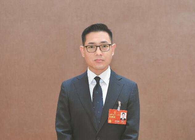 推動(dòng)清潔能源發(fā)展 促進(jìn)綠色低碳轉(zhuǎn)型——訪全國(guó)人大代表、河北寶信物流有限公司總經(jīng)理李建衛(wèi)