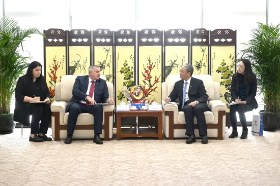 中國電建黨委副書記、總經(jīng)理王斌與波黑塞族共和國總理拉多萬·維什科維奇會談