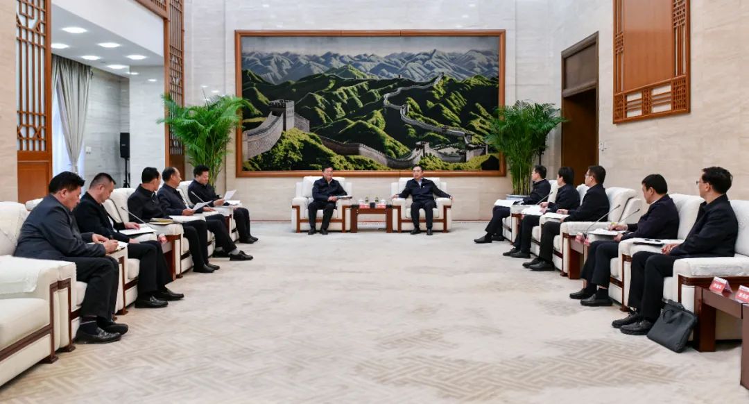 大唐集團黨組書記、董事長鄒磊與青海省海南州委書記呂剛、州長尕瑪朋措會談