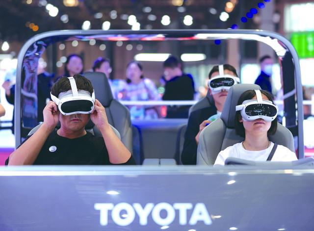 代表前沿技術(shù)方向，促使跨國車企轉(zhuǎn)型，新能源車在上海車展“唱主角”